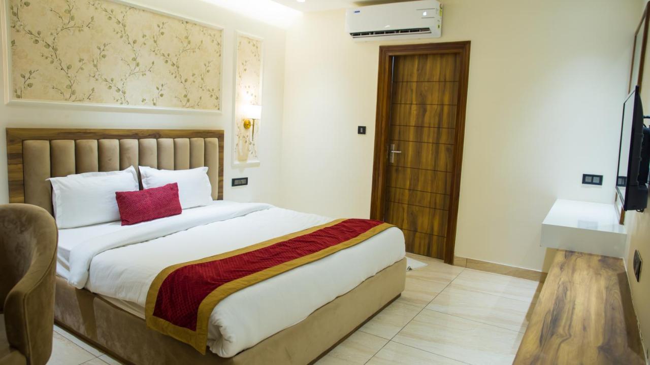 Hotel Royal 9 Meerut Luaran gambar