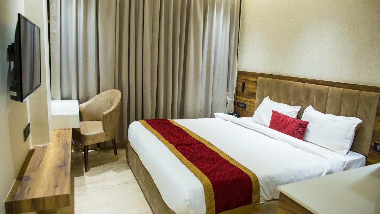 Hotel Royal 9 Meerut Luaran gambar