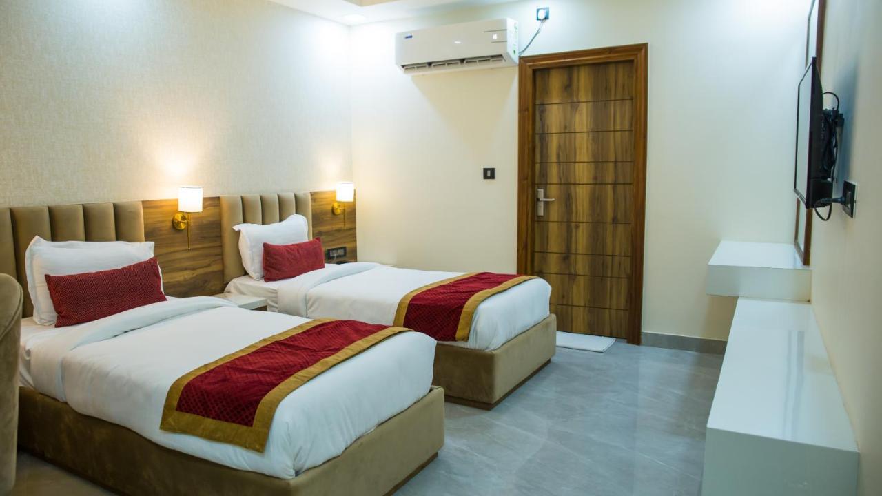 Hotel Royal 9 Meerut Luaran gambar