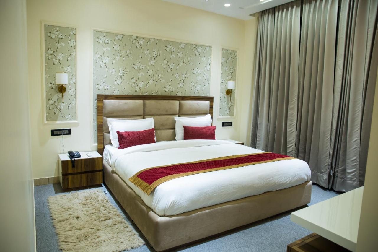 Hotel Royal 9 Meerut Luaran gambar